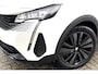 Peugeot 3008 *** 130 Pk *** GT *** Automaat *** KBZ-67-D Black Pack * Open Schuifdak * Stoelverwarming * Keyless Entry & Start * Parkeer Camera voor- en achterzijde * Elektrisch bedienbare Achterklep * L.M. Velgen * Alcantara Interieur * Vingerhoets; Vierde Generatie Eersteklas Service. Al meer dan 100 jaar een begrip in de Brabantse Kempen.