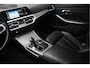 BMW 3-Serie 330i 259 pk High Executive Edition M-Sportpakket / NL-Auto/ Schuif-Dak/ Leder/ Sport-Stoelen/ Stoel.Verw/ Head-Up/ Led-Koplamp/ 19'' LMV