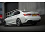 BMW 3-Serie 330i 259 pk High Executive Edition M-Sportpakket / NL-Auto/ Schuif-Dak/ Leder/ Sport-Stoelen/ Stoel.Verw/ Head-Up/ Led-Koplamp/ 19'' LMV