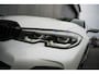BMW 3-Serie 330i 259 pk High Executive Edition M-Sportpakket / NL-Auto/ Schuif-Dak/ Leder/ Sport-Stoelen/ Stoel.Verw/ Head-Up/ Led-Koplamp/ 19'' LMV