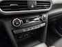 Hyundai Kona 1.0T Essence / Winter en zomerbanden op velg / Trekhaak (1200kg) / Apple CarPlay/Android Auto / Airco /