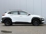 Hyundai Kona 1.0T Essence / Winter en zomerbanden op velg / Trekhaak (1200kg) / Apple CarPlay/Android Auto / Airco /