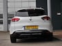 Renault Clio Estate 0.9 TCe Limited | Airco | Navigatie | Lichtmetalen velgen | Trekhaak |  Parkeersensoren achter | Cruise control | Armsteun voor | Extra getint glas