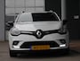 Renault Clio Estate 0.9 TCe Limited | Airco | Navigatie | Lichtmetalen velgen | Trekhaak |  Parkeersensoren achter | Cruise control | Armsteun voor | Extra getint glas