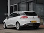Renault Clio Estate 0.9 TCe Limited | Airco | Navigatie | Lichtmetalen velgen | Trekhaak |  Parkeersensoren achter | Cruise control | Armsteun voor | Extra getint glas