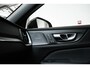 Volvo V60 2.0 T6 Plug-in hybrid AWD Plus Dark | Direct Leverbaar | Head-Up Display | 360º Camera | 19" Lichtmetalen Wielen | Premium Audio by Harman Kardon | Nappa Lederen Contourstoelen |