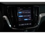 Volvo V60 2.0 T6 Plug-in hybrid AWD Plus Dark | Direct Leverbaar | Head-Up Display | 360º Camera | 19" Lichtmetalen Wielen | Premium Audio by Harman Kardon | Nappa Lederen Contourstoelen |
