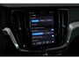 Volvo V60 2.0 T6 Plug-in hybrid AWD Plus Dark | Direct Leverbaar | Head-Up Display | 360º Camera | 19" Lichtmetalen Wielen | Premium Audio by Harman Kardon | Nappa Lederen Contourstoelen |