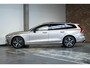 Volvo V60 2.0 T6 Plug-in hybrid AWD Plus Dark | Direct Leverbaar | Head-Up Display | 360º Camera | 19" Lichtmetalen Wielen | Premium Audio by Harman Kardon | Nappa Lederen Contourstoelen |