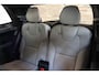 Volvo XC90 2.0 T8 Plug-in hybrid AWD Ultra Dark | Luchtvering | Getint Glas | Panorama Schuif/Kanteldak | Head-Up Display | Harman Kardon Premium Audio |