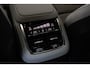 Volvo XC90 2.0 T8 Plug-in hybrid AWD Ultra Dark | Luchtvering | Getint Glas | Panorama Schuif/Kanteldak | Head-Up Display | Harman Kardon Premium Audio |