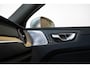 Volvo XC60 2.0 T6 Plug-in hybrid AWD Ultra Bright Adaptive Cruise & Pilot Assist | Panoramisch Schuif/-kanteldak | Harman/Kardon Premium Audio | 360-Camera | Stoel + Stuurwiel verwarming | Elektrische Achterklep | Google Services |  Keyless Entry & Start | Extra getint glas