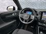 Volvo XC40 Recharge Core 70 kWh | Cruise Control | Google Navigatie | Stoel-/Stuurverwarming | Warmtepomp | Uitschuifbare Beenondersteuning Voorstoelen | 19" Velgen | Trekhaak | Parkeercamera |