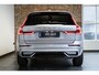 Volvo XC60 2.0 T6 Plug-in hybrid AWD Plus Dark | Verwacht Dec. 2025 | 21" Lichtmetalen Wielen | Head-Up Display | Schuif/Kantel Panoramadak | 360º Camera | Donker Getint Glas |