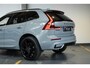Volvo XC60 2.0 T6 Plug-in hybrid AWD Plus Black Edition | Luchtvering | 360º Camera | Schuif/Kantel-Panoramadak | Head-Up Display | 21" Lichtmetalen Wielen | Donkergetint Glas |