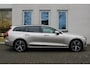 Volvo V60 2.0 T6 Plug-in hybrid AWD Essential | Bright dusk metallic | Lederen bekleding | Extra getint glas | Donkere hemelbekleding | Park assist voor- en achter | 19'' 5-triple spaaks velgen | Buitenspiegels dimmend | Verwarmbaar stuurwiel | Verwambare voorstoelen | Blind spot | Adaptive cruise control |
