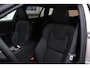 Volvo V60 2.0 T6 Plug-in hybrid AWD Essential | Bright dusk metallic | Lederen bekleding | Extra getint glas | Donkere hemelbekleding | Park assist voor- en achter | 19'' 5-triple spaaks velgen | Buitenspiegels dimmend | Verwarmbaar stuurwiel | Verwambare voorstoelen | Blind spot | Adaptive cruise control |