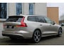 Volvo V60 2.0 T6 Plug-in hybrid AWD Essential | Bright dusk metallic | Lederen bekleding | Extra getint glas | Donkere hemelbekleding | Park assist voor- en achter | 19'' 5-triple spaaks velgen | Buitenspiegels dimmend | Verwarmbaar stuurwiel | Verwambare voorstoelen | Blind spot | Adaptive cruise control |