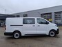 Opel Vivaro-e Electric L3 75 kWh DC 136pk | Dubbele Cabine | 5-persoons | NAVI | Multimedia | Apple Carplay | Android Auto | Parkeersensoren romdom | Achteruitrijcamera | Dode hoek detectie | Stoelverwarming | Stuurverwarming | Full ECO LED koplampen | Houten afwerking laadruimte | Trekhaak | Reservewiel | van €52.710 voor €40.695 ex. BTW rijklaar