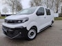Opel Vivaro-e Electric L3 75 kWh DC 136pk | Dubbele Cabine | 5-persoons | NAVI | Multimedia | Apple Carplay | Android Auto | Parkeersensoren romdom | Achteruitrijcamera | Dode hoek detectie | Stoelverwarming | Stuurverwarming | Full ECO LED koplampen | Houten afwerking laadruimte | Trekhaak | Reservewiel | van €52.710 voor €40.695 ex. BTW rijklaar