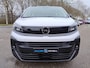 Opel Vivaro-e Electric L3 75 kWh DC 136pk | Dubbele Cabine | 5-persoons | NAVI | Multimedia | Apple Carplay | Android Auto | Parkeersensoren romdom | Achteruitrijcamera | Dode hoek detectie | Stoelverwarming | Stuurverwarming | Full ECO LED koplampen | Houten afwerking laadruimte | Trekhaak | Reservewiel | van €52.710 voor €40.695 ex. BTW rijklaar