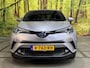 Toyota C-HR 1.8 Hybrid Executive Automaat 18 Inch JBL Leder Stof Navi Camera LED Trekhaak Rijstrook ACC