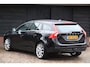 Volvo V60 1.6 D2 Momentum Navigatie/Parkeersensor/18"inch lmv/Trekhaak
