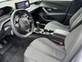 Peugeot 2008 1.2 PureTech 100 Allure 6-bak 102PK | Halfleder | PDC | Apple Carplay/Android Auto | Cruise Control | Bluetooth | Rijstrook Correctie | Airco | Sensoren Rondom | Pianolak Interieur | Wi-Fi | LED | 17" LMV