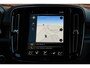 Volvo XC40 T4 Plug-in hybrid Ultimate Dark | Panoramisch schuif-/kantel dak | Elektrisch verstelbare voorstoelen met geheugenfunctie | Harman Kardon | Semi elektrisch inklapbare trekhaak | Extra getint glas | All-season banden | 360 graden camera | Lederen bekleding | Stoel-/ stuurwielverwarming | Pilot assist | BLIS | 19 inch. lichtmetalen velgen