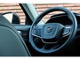 Volvo XC40 T4 Plug-in hybrid Ultimate Dark | Panoramisch schuif-/kantel dak | Elektrisch verstelbare voorstoelen met geheugenfunctie | Harman Kardon | Semi elektrisch inklapbare trekhaak | Extra getint glas | All-season banden | 360 graden camera | Lederen bekleding | Stoel-/ stuurwielverwarming | Pilot assist | BLIS | 19 inch. lichtmetalen velgen