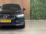 Volvo V60 Cross Country T5 AWD Cross Country Pro | Schuifdak | Head-Up Display | Harman Kardon | Adaptieve Cruise Control | Stoelverwarming | Pilot Assist | BLIS Dode Hoek Detectie | Parkeercamera | Voorstoelen elektrisch geheugen | Lederen bekleding | Zitting verlenging voorstoelen | 19 Inch | Parkeersensoren voor+achter | Privacy Glass | Elektrisch bedienbare achterklep | 4-Zone Climate Control | DAB Radio | Apple Carplay/Android Auto | Onyx Black Metallic |