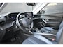Peugeot 2008 1.2 PureTech Allure 130pk Automaat | 1e Eig. | Adaptive Cruise | Navigatie | Voorruitverwarming | Achteruitrijcamera | Half-Leder | Dealeronderhouden |