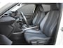 Peugeot 2008 1.2 PureTech Allure 130pk Automaat | 1e Eig. | Adaptive Cruise | Navigatie | Voorruitverwarming | Achteruitrijcamera | Half-Leder | Dealeronderhouden |