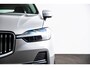 Volvo XC60 2.0 T6 Plug-in hybrid AWD Plus Bright Panoramadak - Keyless Drive - Ambienteverlichting uitgebreid - Parkeerhulp voor/achter - Achteruitrijcamera - Buitenspiegels elektr. inklapbaar -