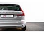 Volvo XC60 2.0 T6 Plug-in hybrid AWD Plus Bright Panoramadak - Keyless Drive - Ambienteverlichting uitgebreid - Parkeerhulp voor/achter - Achteruitrijcamera - Buitenspiegels elektr. inklapbaar -