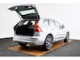 Volvo XC60 2.0 T6 Plug-in hybrid AWD Plus Bright Panoramadak - Keyless Drive - Ambienteverlichting uitgebreid - Parkeerhulp voor/achter - Achteruitrijcamera - Buitenspiegels elektr. inklapbaar -