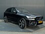 Volvo XC60 2.0 T6 Plug-in hybrid AWD Plus Dark | 360 Camera | Harman/Kardon | Trekhaak | Panodak | Dodehoek sensoren | Prijs Rijklaar!!