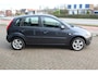 Ford Fiesta 1.4-16V-80pk Futura XL. Goed onderhouden en nette wagen ! Airco, metallic lak, LM wielen, 5-drs., trekhaak, parkeersensoren achter, r/cd etc