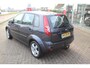 Ford Fiesta 1.4-16V-80pk Futura XL. Goed onderhouden en nette wagen ! Airco, metallic lak, LM wielen, 5-drs., trekhaak, parkeersensoren achter, r/cd etc