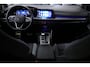 Volkswagen Golf 1.5 eTSI R-Line Business PANO/CAM/CARPLAY/IQ/ACC/DCC/VOL