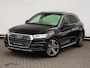 Audi Q5 2.0 TFSI quattro Launch Edition | Verwarmbaar voorruit | Luchtvering | B&O | LED | Pano | Trekhaak | Adaptive Cruise Control |