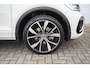 Volkswagen T-Roc 1.5 TSI 150pk DSG R-Line | Panoramadak | Trekhaak | Elektrische Achterklep