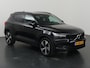 Volvo XC40 1.5 T4 Recharge R-Design | Navigatie | Camera | DAB | Apple CarPlay/Android Auto | Comfortstoelen | Adaptieve Cruise Control | Ele. kofferdeksel | Ele.wegklapbare trekhaak |