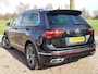 Volkswagen Tiguan 1.5 TSi 150pk R-LINE BTW-AUTO IQ-LIGHT Elek.-Trekhaak Panoramadak Navigatie Leer Adap.cruise-control