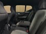 Volvo XC40 T4 Recharge Plus Dark | Harman Kardon | Michelin All Season | Bestuurdersstoel elektrisch geheugen | Stoel en Stuurwielverwarming | Passagiersstoel elektrisch | Cruise Control | Parkeercamera | Zitting verlenging voorstoelen | Keyless Drive | Parkeersensoren voor+achter | Elektrisch bedienbare achterklep | Regensensor | Climate Control L+R | DAB Radio | Apple Carplay/Android Auto | Draadloos telefoon opladen | Volvo On Call met mobiele App functie |