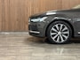 Volvo V90 T8 AWD Recharge Inscription | Trekhaak | Schuifdak | Harman Kardon | Adaptieve Cruise Control | Standkachel met Volvo On Call App | Stoel en Stuurwielverwarming | Pilot Assist | BLIS Dode Hoek Detectie | Full LED Meesturende koplampen | Parkeercamera | Elektrische voorstoelen geheugen | Lederen bekleding | Zitting verlenging voorstoelen | Lederen dashboard | 18 Inch | Keyless Drive | Parkeersensoren voor+achter | Privacy Glass | Elektrisch bedienbare achterklep | Geïntegreerde zongordijnen achterportieren | Verlichte instaplijsten | Alarm Klasse III | DAB Radio | Apple Carplay/Android Auto | Volvo On Call met mobiele App functie | Platinum Grey Metallic |