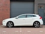 Volvo V40 2.0 D2 Nordic+ R-Design | Pano | LED | Navi | Standkachel | Leder/alcantara |