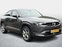 Mazda MX-30 e-SkyActiv EV 145 Exclusive-line 36 kWh SoH 94% / Facelift / Stoelverwarming / Adaptive Cruise / Carplay / Camera / Head-Up / 3 Fase / Navigatie / Keyless / Full LED / Dodehoek / Dealeronderhouden / Recent onderhoudsbeurt Uitgevoerd /