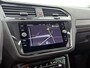 Volkswagen Tiguan 1.5 TSI R-Line Business+ | Navigatie | Stoelverwarming | Panorama dak | Cruise control | elektrische klep |