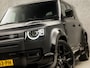 Land Rover Defender 2.0 P400e 110 Urban X-Dynamic HSE 404Pk Automaat (PANORAMADAK, APPLE CARPLAY, LUCHTVERING, 360 CAMERA, MEMORY SEATS, MERIDIAN, ADAPTIVE CRUISE, NIEUWSTAAT)
